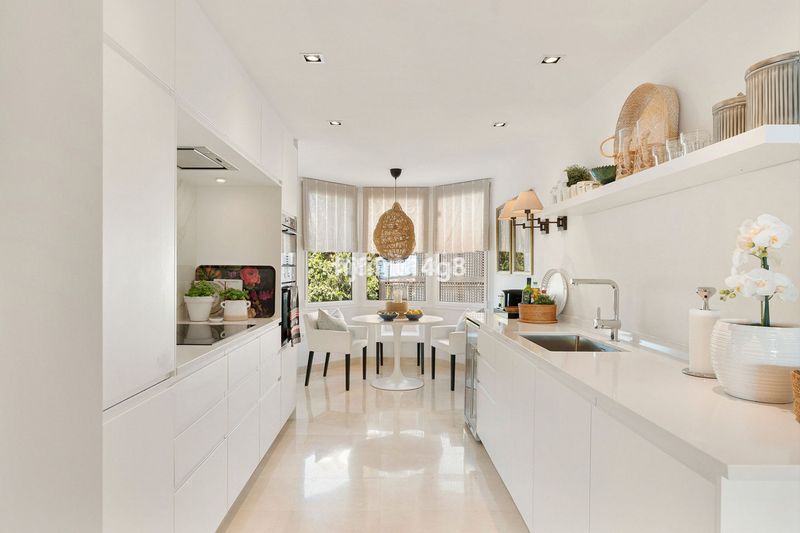 Foto bdf1dec0-6093-4fc1-afa6-f4b9fd9e5317. Piso en Las Brisas Marbella