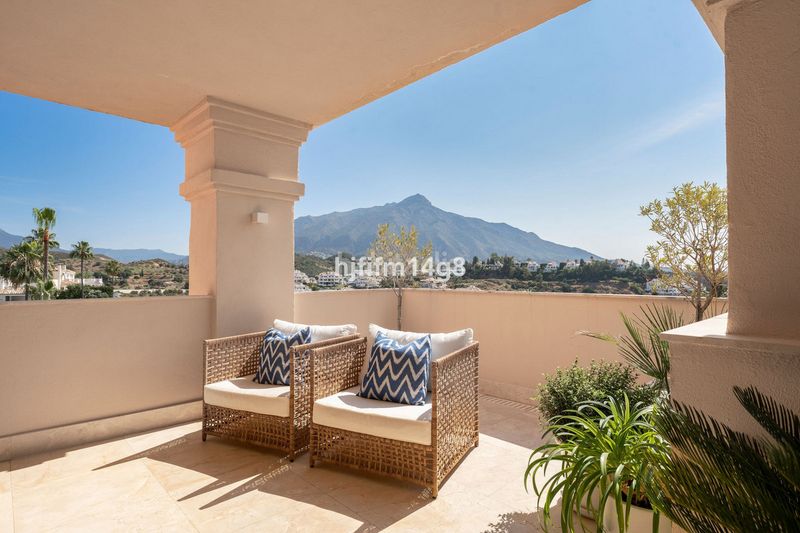 Foto e47dc8a0-e836-4ab3-a39c-8b66484adcd9. Piso en Las Brisas Marbella