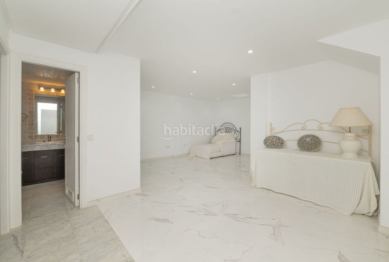 Foto 156481ca-ede4-44f0-a65d-70055eb7dfd6. Casa adosada en bahía de Marbella Marbella