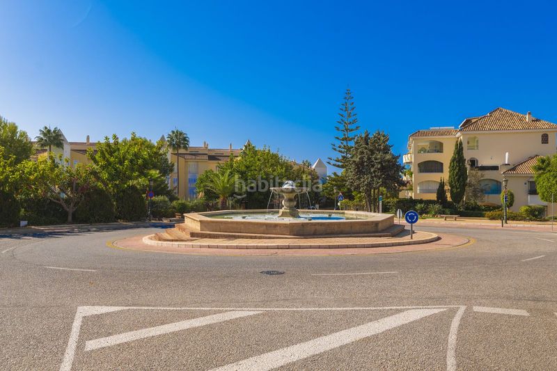Foto c7dab292-65bf-4a11-89fa-6ddf6c97675f. Casa adosada en bahía de Marbella Marbella