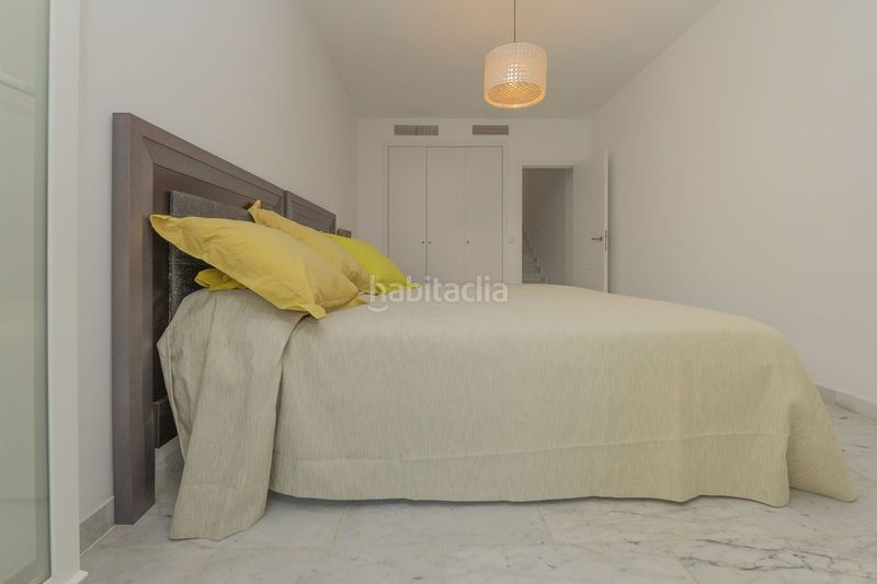 Foto cc59f4fd-84d0-4b0d-91e2-fb9458297611. Casa adosada en bahía de Marbella Marbella