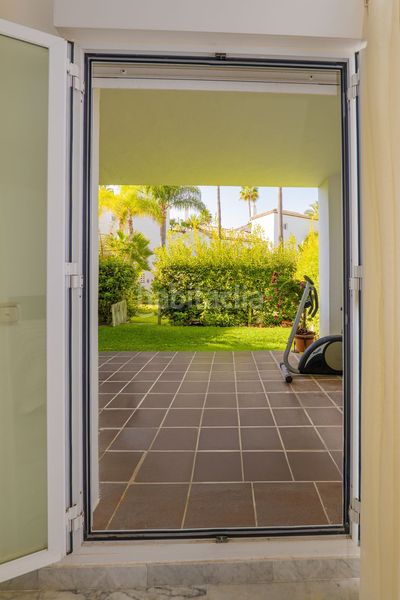 Foto d07dae57-f572-4d0d-877f-363e1e8b3982. Casa adosada en bahía de Marbella Marbella