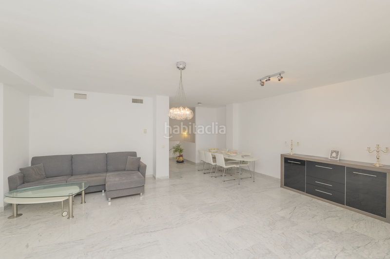 Foto dab6bf7b-9251-4920-8f59-9bef3a3f4587. Casa adosada en bahía de Marbella Marbella