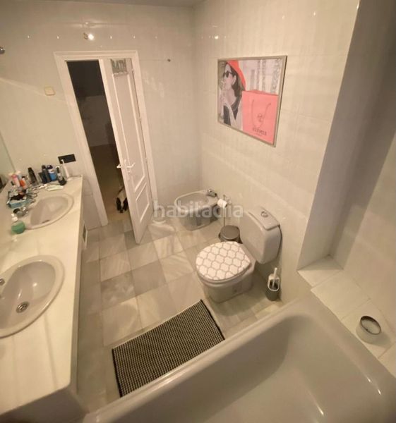 Foto 9d00c97d-607a-4184-b9e4-9aae48b7b350. Casa adosada en Las Brisas Marbella