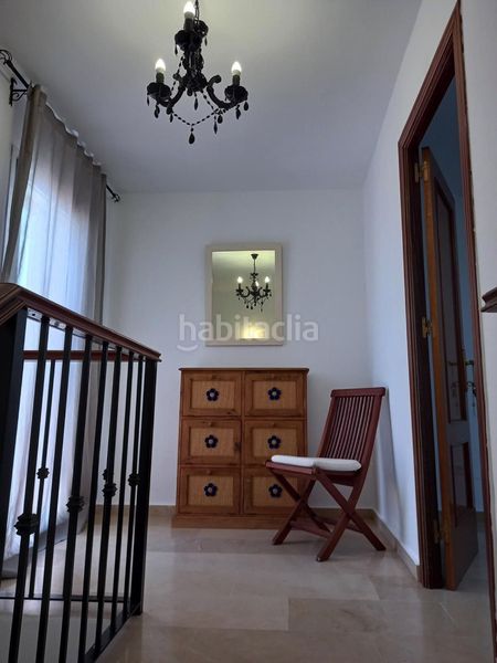 Foto b7033820-20ba-49d9-97f8-3ea6117b415c. Casa adossada a Centro Estepona