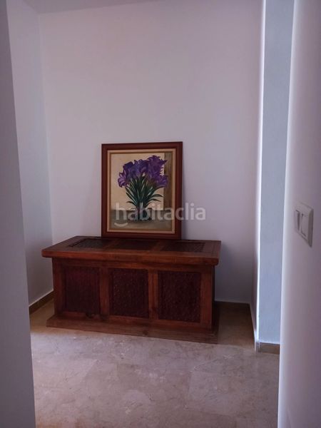 Foto fc28bfea-de6d-4d7d-8df1-cb81db8a6760. Casa adossada a Centro Estepona