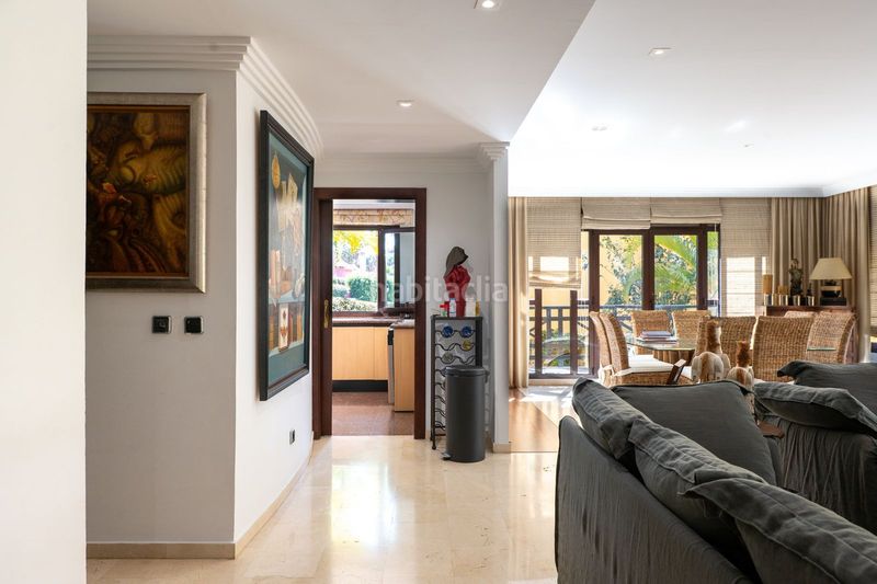 Foto 3d3da158-0141-4077-be1d-7fb6b85c2a9d. Pis a Puerto Banús Marbella