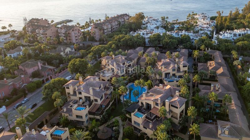 Foto 472b56c8-c596-401a-9275-ee3e33a04a66. Pis a Puerto Banús Marbella