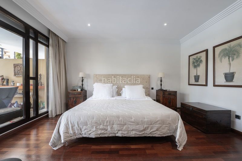 Foto cae4b58d-bcf4-4e4e-ba6a-1489ca3a6f7b. Pis a Puerto Banús Marbella