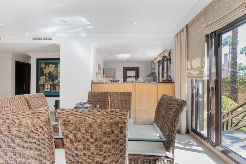 Foto ef72e1c9-0708-4f36-ae50-296b2a6f825a. Pis a Puerto Banús Marbella