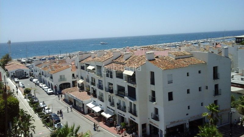 Foto c17146ea-f8f1-493c-a570-8c18a182a708. Piso en Puerto Banús Marbella