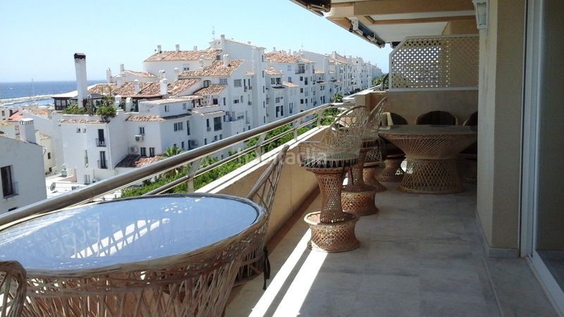 Foto c2cd281c-d6bf-45e5-b98a-8b1975723f6b. Piso en Puerto Banús Marbella