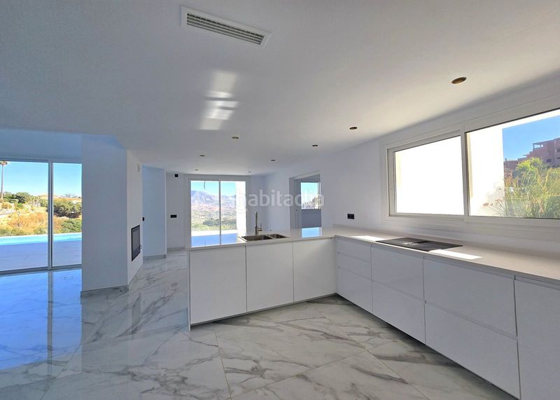 Foto 0802f7e4-b77d-498f-912a-82f7687c75e2. Casa adosada en La Mairena Ojén