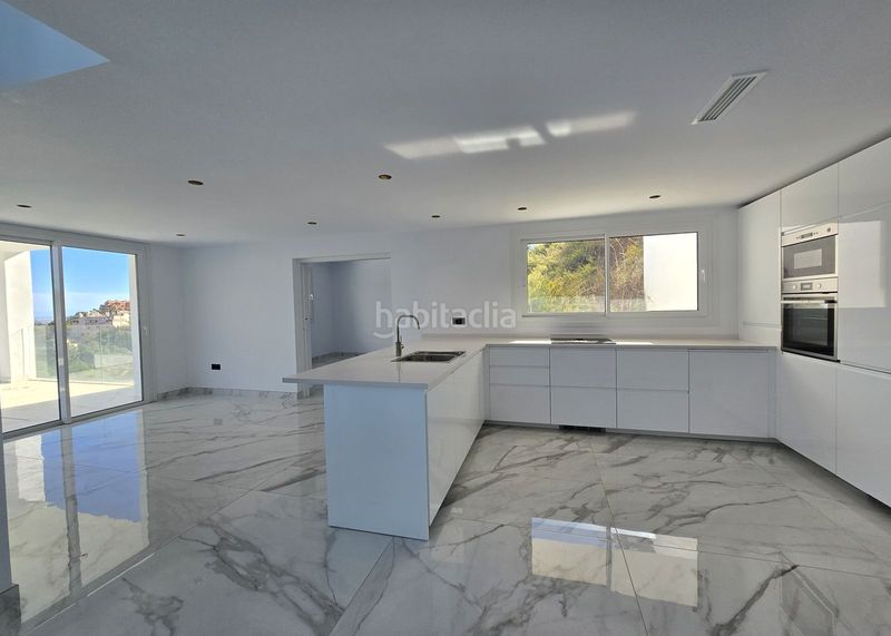 Foto 78d353cc-ba5b-45c0-9341-599fbb337c6b. Casa adosada en La Mairena Ojén