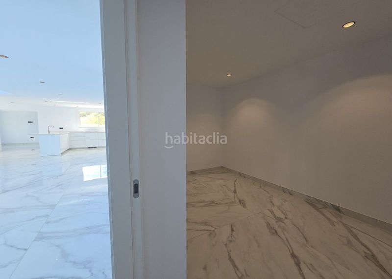 Foto b17e895d-0061-42e1-a2fe-861bc06973c7. Casa adosada en La Mairena Ojén