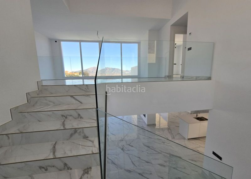 Foto e065d67c-fbd5-4e8a-8fe4-bee1eb9e588f. Casa adossada a La Mairena Ojén