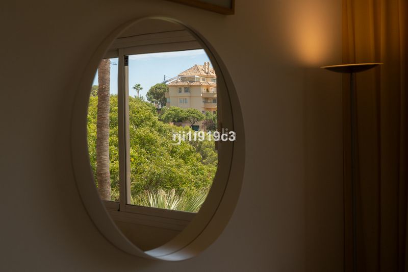 Foto 2b357c78-5053-40a0-950c-9bdc82fa7016. Pis a Elviria Marbella