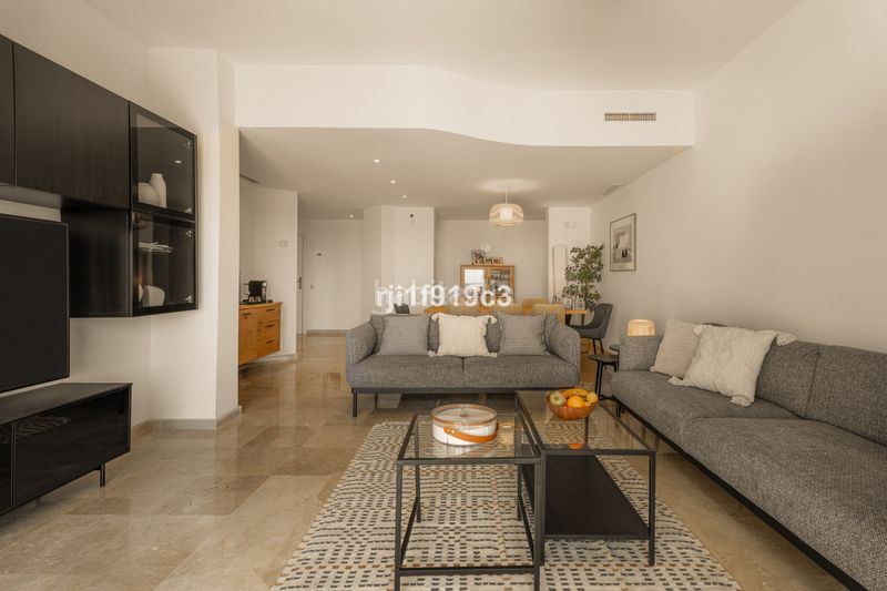 Foto a08e100d-ec94-411b-ae94-9c96184fecdb. Pis a Elviria Marbella