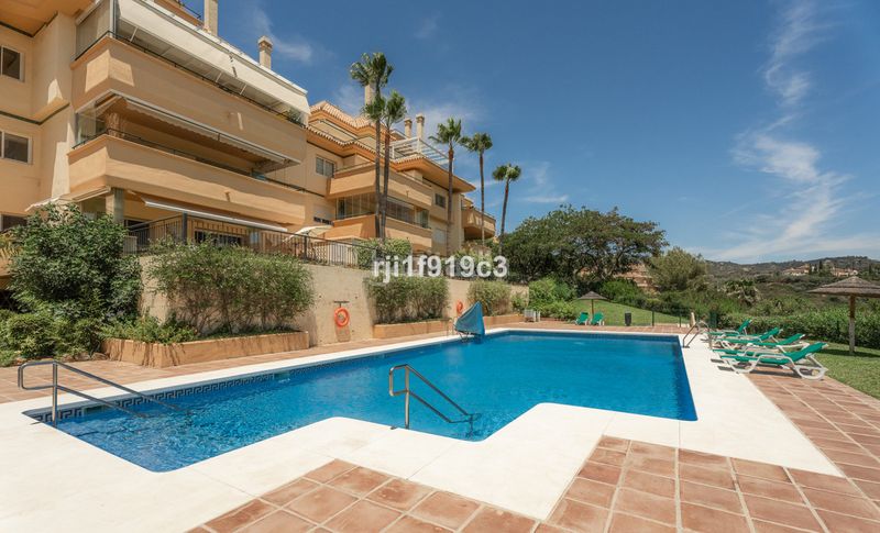Foto be0f145f-704e-4f2a-bd22-0cda6de24fe9. Pis a Elviria Marbella