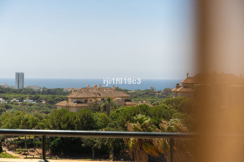 Foto ef084286-4cb3-426d-b56b-0e936d2f443d. Pis a Elviria Marbella