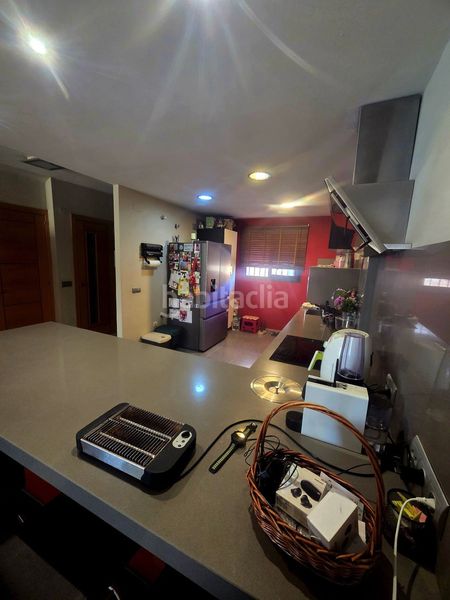 Foto 78e01f21-db04-4845-852f-93705a60f05d. Casa adossada amb aparcament a Centro Estepona