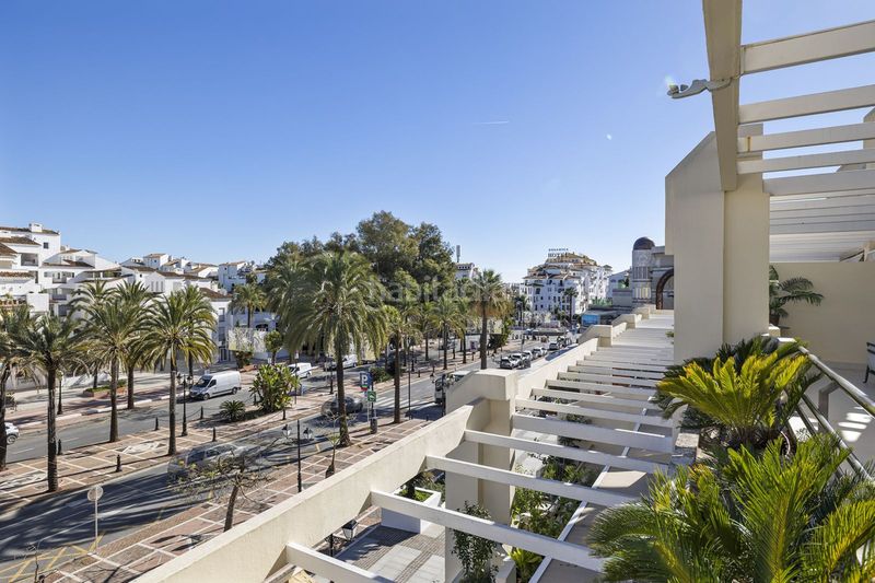 Foto 8a0f858c-8498-4941-b95f-a3e9f4e19320. Pis a Puerto Banús Marbella