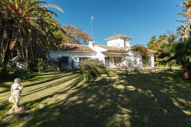 Foto efb8f180-bfc2-4757-afa0-7ee96af43f11. Casa adossada a Guadalmina Baja Marbella