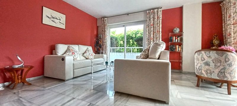 Foto 8c09fdab-ec2f-4f6e-b7dd-0d1db56c2a64. Piso en Casco Antiguo Marbella