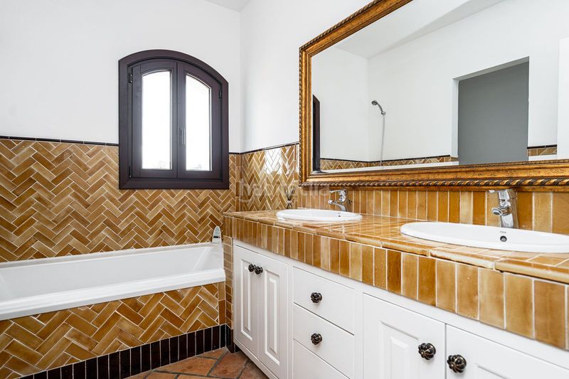 Foto 51be550e-1026-4217-b561-e4b77369fd38. Casa adosada en Guadalmina Baja Marbella