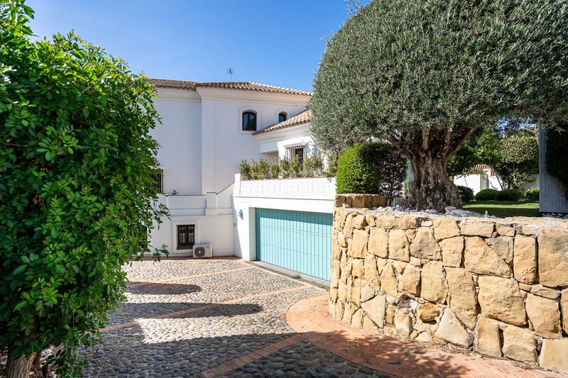 Foto b7a3c98a-eb17-475a-9cfa-6c8844c4e9db. Casa adossada amb aparcament a Guadalmina Baja Marbella