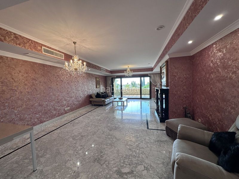 Foto d67e8e72-7b66-4aaa-b966-d03ae5d32fe5. Pis a La Carolina - Guadalpín Marbella