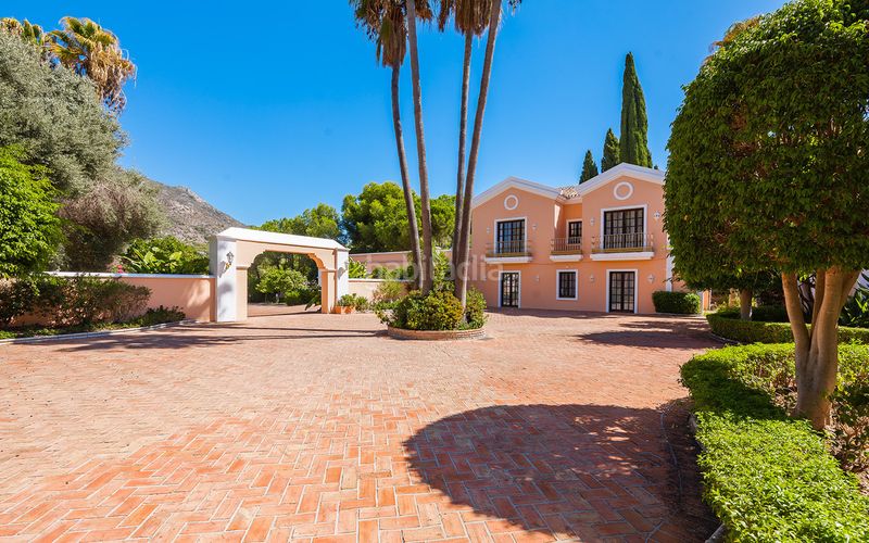 Foto 0e0b8da2-7592-479b-b195-e626e2e3dccd. Casa adossada a La Carolina - Guadalpín Marbella