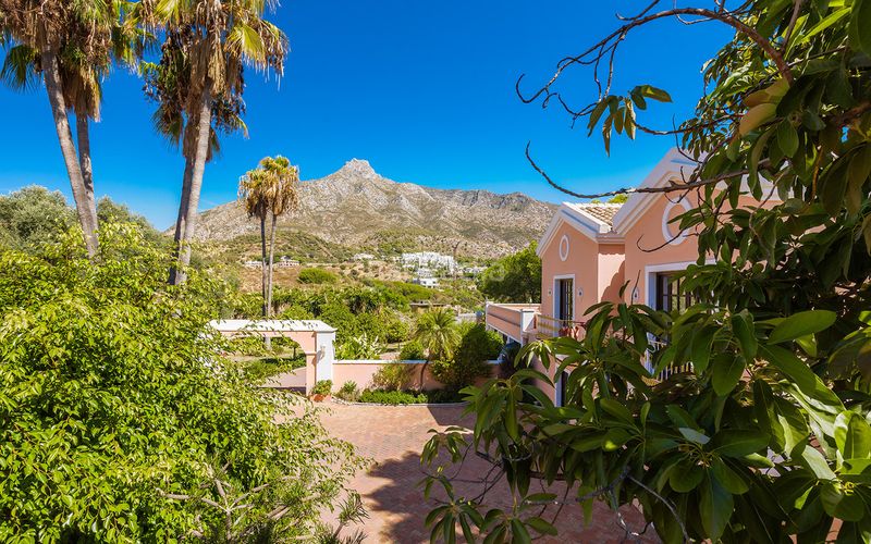 Foto 14ef1bf7-5c0b-486e-a6ea-22def6ef8341. Casa adossada a La Carolina - Guadalpín Marbella