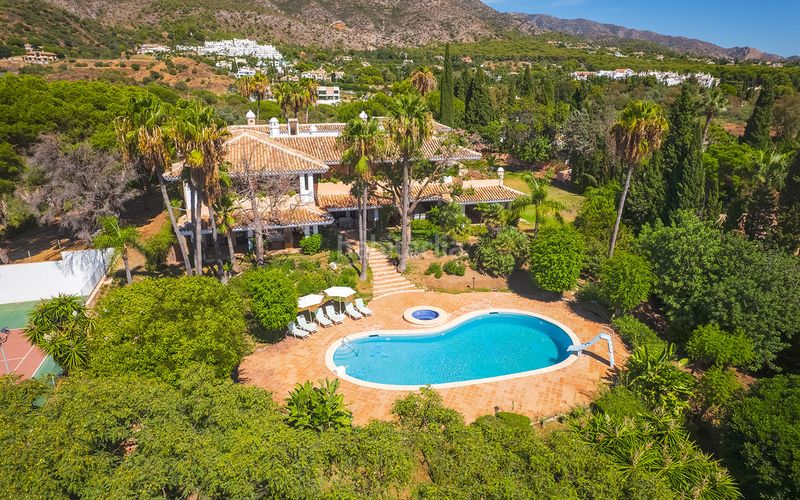 Foto 1d30a8bf-716a-441d-88bf-d6f0dab0c6ee. Casa adossada a La Carolina - Guadalpín Marbella