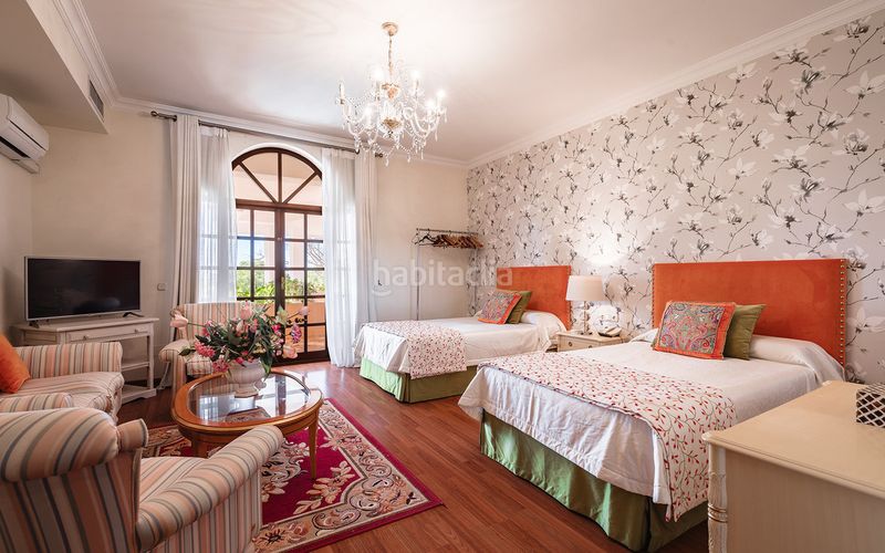 Foto a78f7085-25de-41d7-a849-10f5b7819428. Casa adossada a La Carolina - Guadalpín Marbella