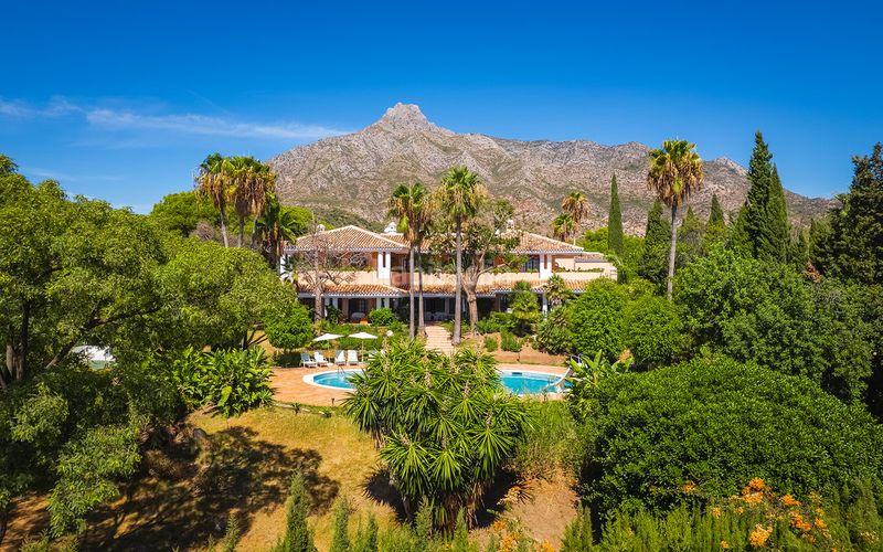 Foto b2e3e7de-b0ec-4c7d-bbb5-edff2f448363. Casa adossada a La Carolina - Guadalpín Marbella