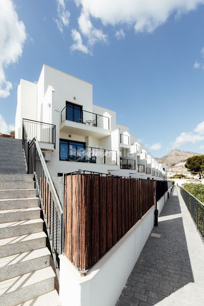 Foto 3eb0104d-1fa7-4d3b-a9e3-46593fb70786. Casa adossada a Cortijo Torrequebrada Benalmádena