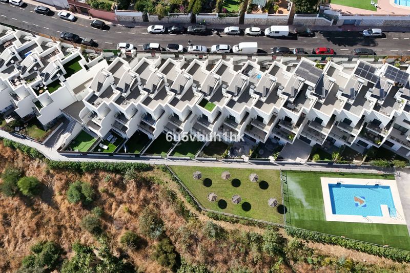 Foto d1315330-f73d-4338-87a1-8e690c3851ae. Casa adossada a Cortijo Torrequebrada Benalmádena