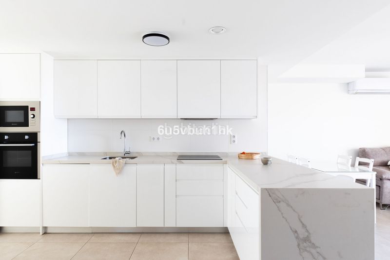 Foto d40a3d07-17ca-4891-a54a-eda943cff47e. Casa adossada a Cortijo Torrequebrada Benalmádena