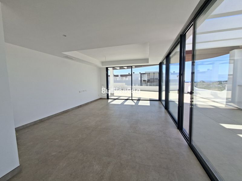 Foto f63ca70b-b4a6-4cc0-aebf-5d4f9c6bf3bd. Àtic a Centro Estepona