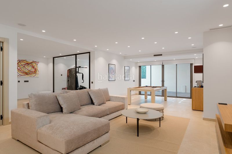 Foto 715db578-c1d3-44a4-8aa9-4528460f9277. Casa adossada a Las Brisas Marbella