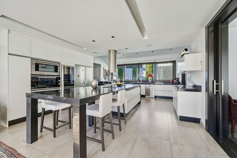 Foto 08c00a84-b502-401d-84d9-58d7aa04bd83. Maison jumelée avec parking dans Guadalmina Baja Marbella