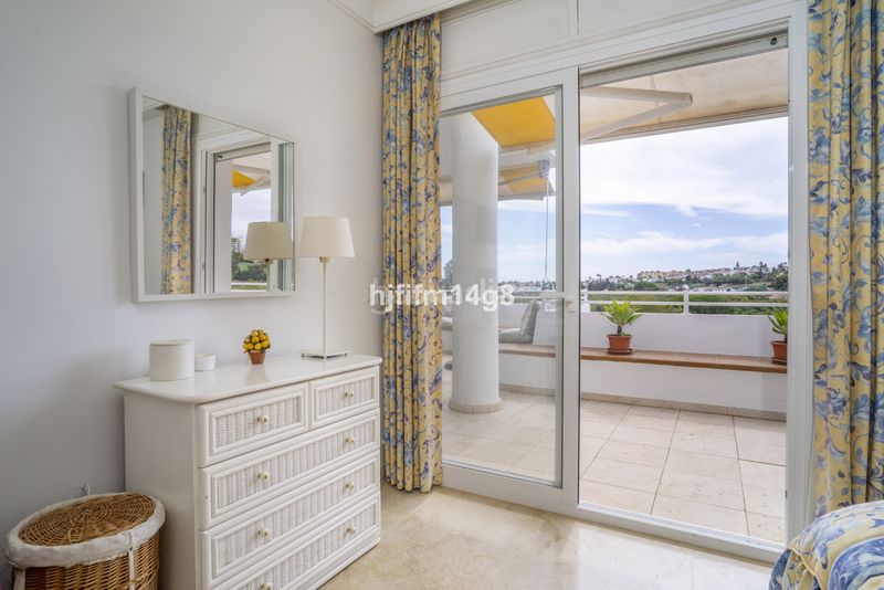 Foto b7fd83ee-d00e-43eb-9c53-f1ae213ef149. Piso en Guadalmina Alta Marbella