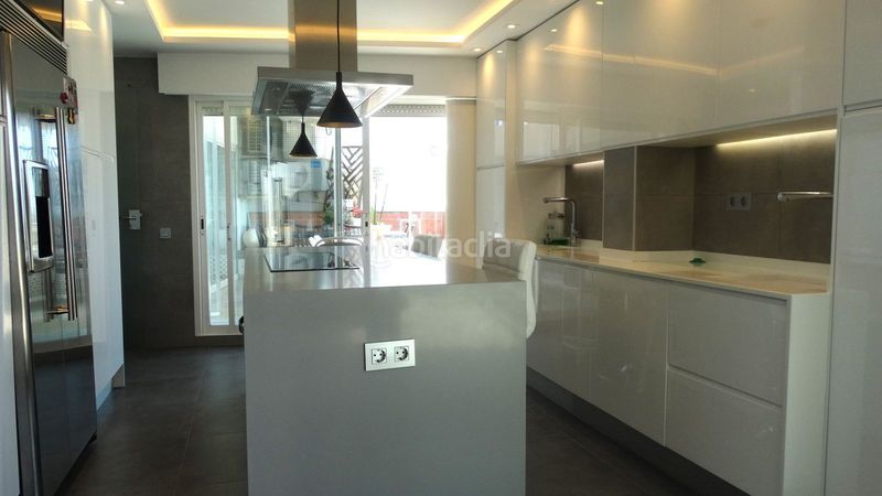 Foto 9f3f850d-e1b5-480a-ab98-e95325297316. Àtic amb aparcament a Río Real Marbella