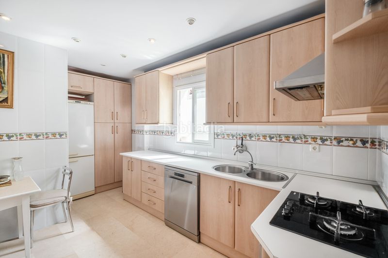 Foto bdddbe4f-5688-4874-ab98-d39e6d84b5d1. Pis amb aparcament a La Carolina - Guadalpín Marbella