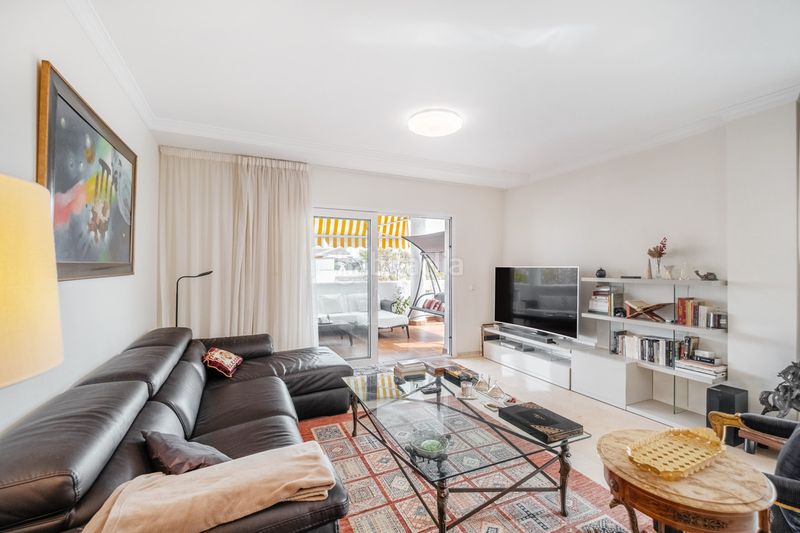 Foto be3f73b2-d78c-45de-9f89-cdc70591e2d4. Piso en La Carolina - Guadalpín Marbella