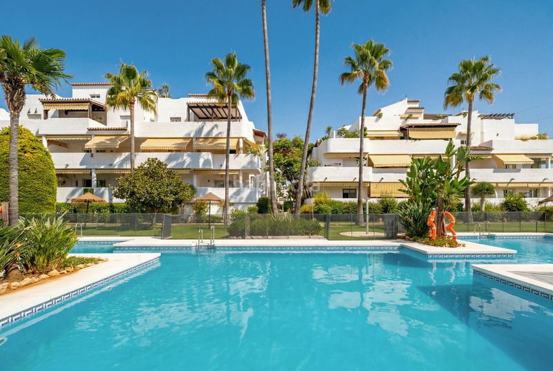 Foto f3e134ac-d677-4e57-bb7c-9aaa8f992d9e. Piso en La Carolina - Guadalpín Marbella