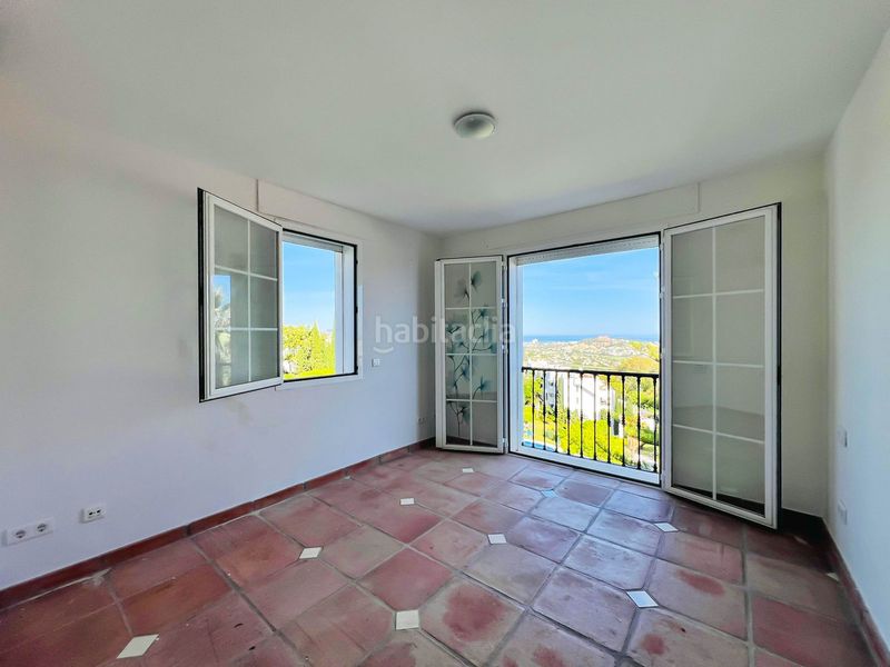 Foto a19cbfae-4df6-48bb-832a-891ad034a5d2. Reihenhaus mit parking in La Quinta Benahavís