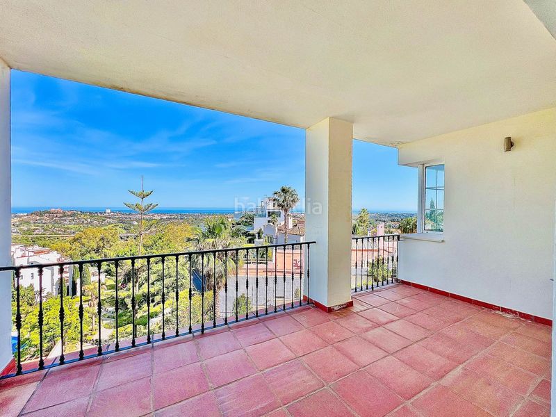 Foto d4c8382b-9f33-4b77-89bc-12231d9e7253. Reihenhaus mit parking in La Quinta Benahavís