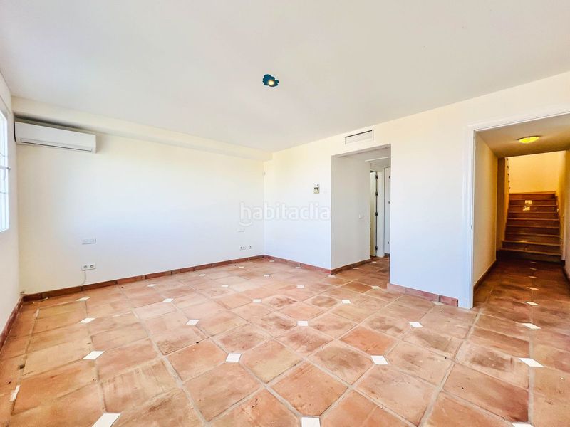 Foto d8f10d2b-3939-458d-b245-998530e356a8. Reihenhaus mit parking in La Quinta Benahavís
